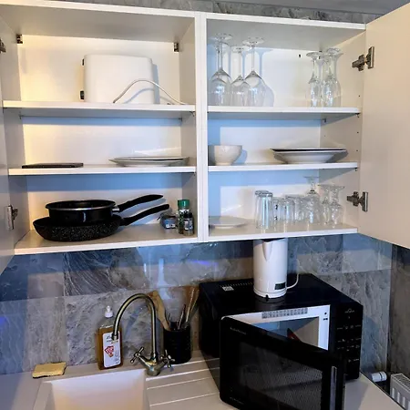 Golden House 2 - Jacuzzi Apartment