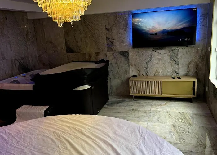 Daire Golden House 2 - Jacuzzi Rouen